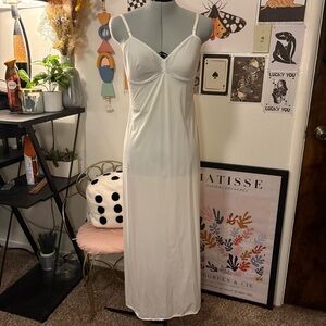 Vintage Vanity Fair White Nylon Slip Dress Nightgown 32 LL